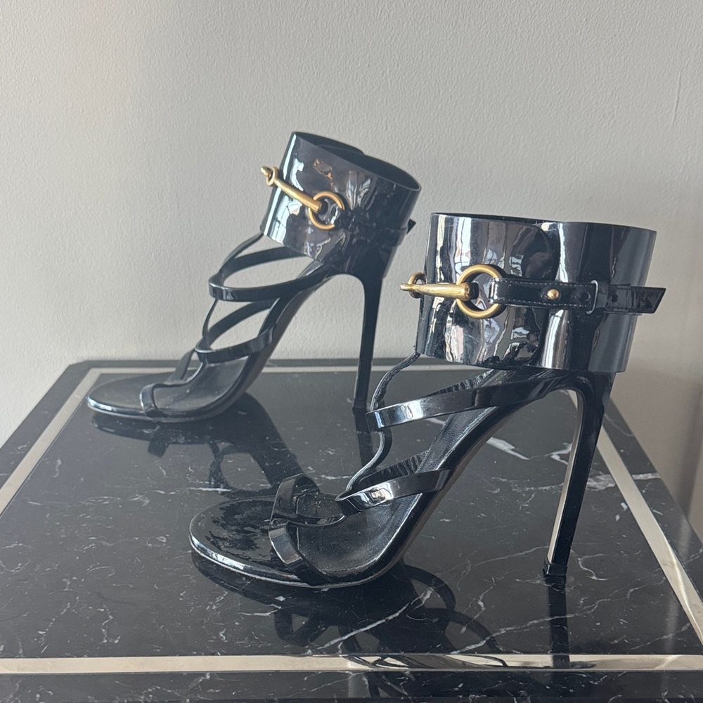 Gucci Black Patent Leather Ursula Heels with Gold Horsebit 39